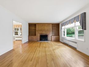 26 Paul Revere Lane, Centerport NY 11721