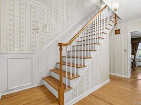 26 Paul Revere Lane, Centerport NY 11721