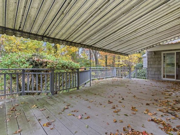 26 Paul Revere Lane, Centerport NY 11721