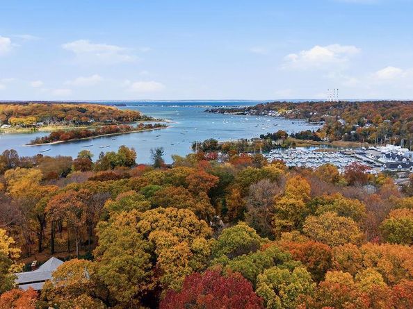 26 Paul Revere Lane, Centerport NY 11721