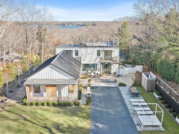 33 Oyster Pond Lane, East Hampton NY 11937