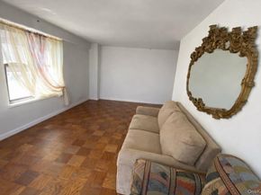 385 Grand Street L904, New York (Manhattan) NY 10002