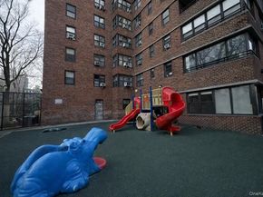 385 Grand Street L904, New York (Manhattan) NY 10002