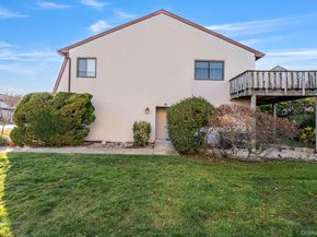 1 Anchorage Way 1401, Freeport NY 11520