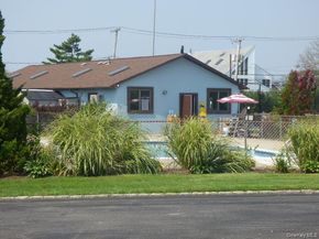 1 Anchorage Way 1401, Freeport NY 11520