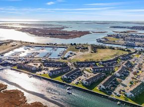 1 Anchorage Way 1401, Freeport NY 11520