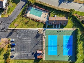 1 Anchorage Way 1401, Freeport NY 11520