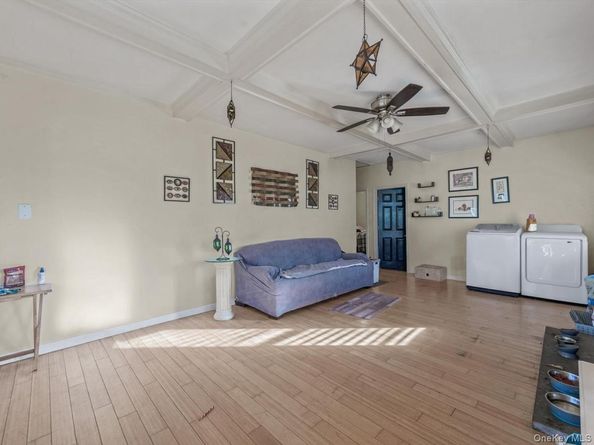 29 Parkside Avenue, Miller Place NY 11764