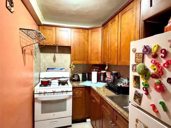 89-15 Parsons Boulevard 9C, Jamaica NY 11432