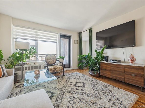 855 E Broadway 4G, Long Beach NY 11561