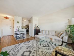 855 E Broadway 4G, Long Beach NY 11561