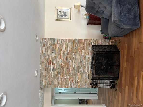 615 W Walnut Street, Long Beach NY 11561