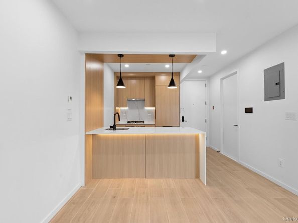 366 Harman Street 3R, Brooklyn NY 11237