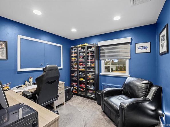 6 Simmons Drive, East Islip NY 11730