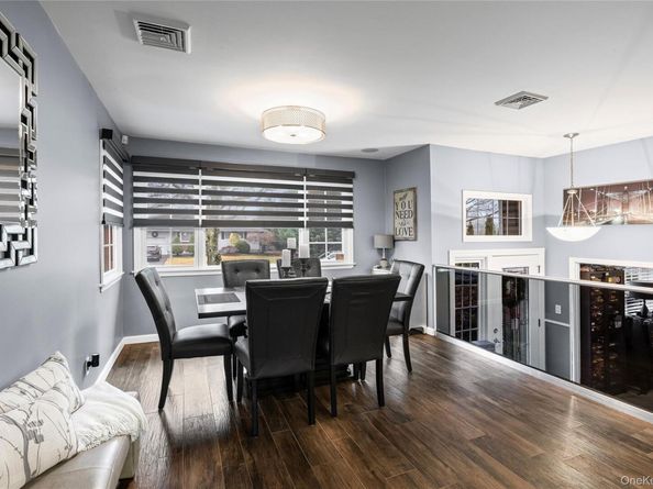 6 Simmons Drive, East Islip NY 11730