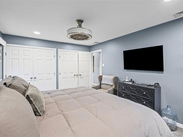 6 Simmons Drive, East Islip NY 11730