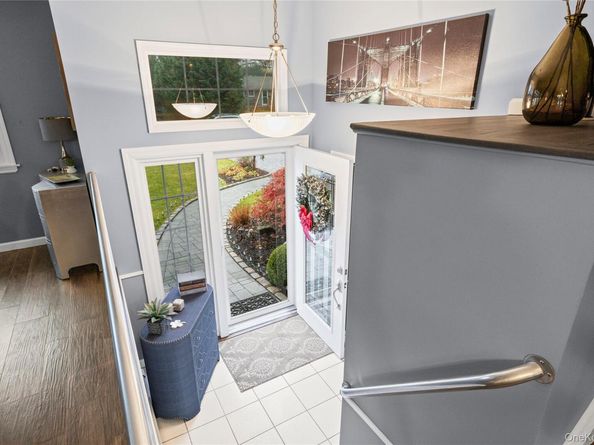 6 Simmons Drive, East Islip NY 11730