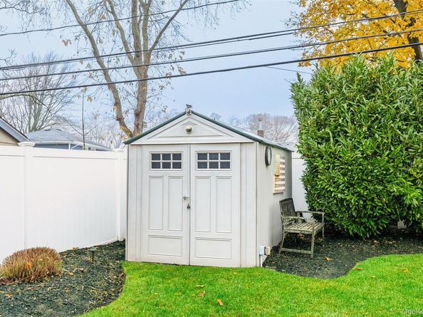 6 Simmons Drive, East Islip NY 11730