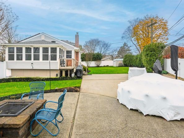 6 Simmons Drive, East Islip NY 11730