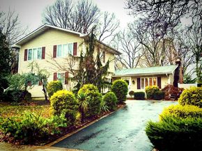 4 Galaxie Lane, Selden NY 11784