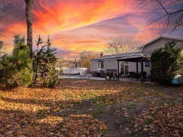 4 Galaxie Lane, Selden NY 11784