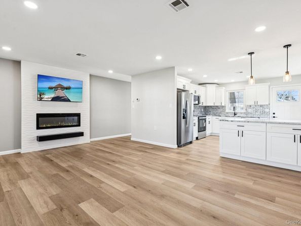 195 Canterbury Drive, Ridge NY 11961