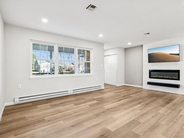 195 Canterbury Drive, Ridge NY 11961