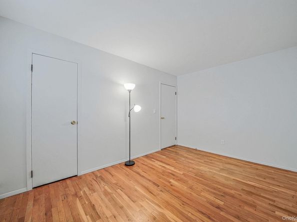 126 W 3rd Street, Deer Park NY 11729