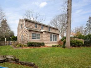 3 Kew Court, Huntington NY 11743