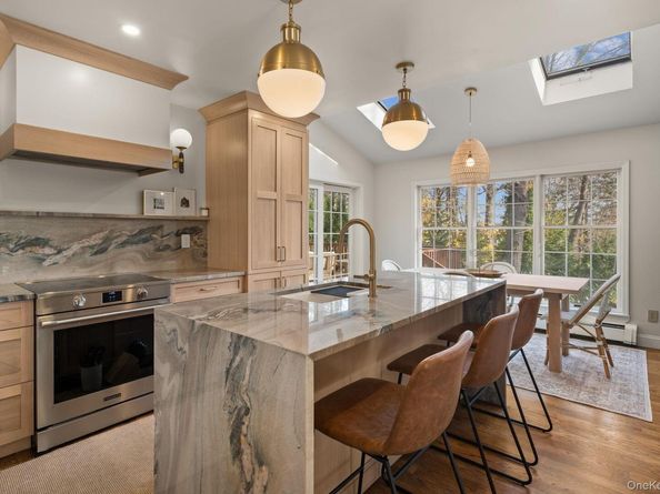 3 Kew Court, Huntington NY 11743