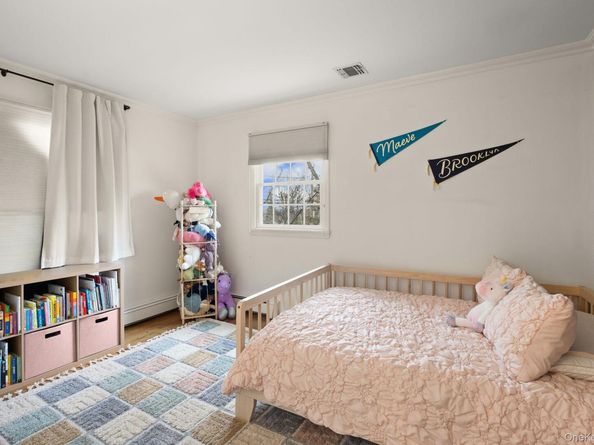 3 Kew Court, Huntington NY 11743