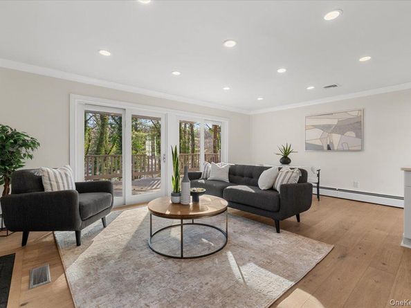 27 Valley Avenue, Locust Valley NY 11560