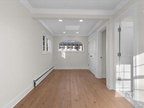 27 Valley Avenue, Locust Valley NY 11560