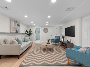 27 Valley Avenue, Locust Valley NY 11560