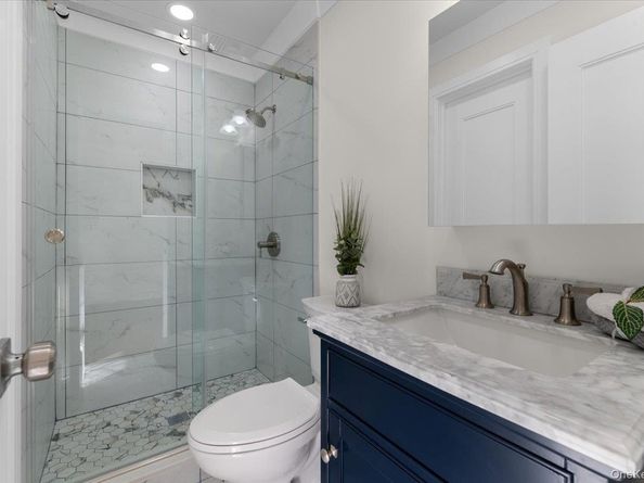 27 Valley Avenue, Locust Valley NY 11560