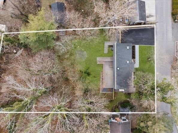 27 Valley Avenue, Locust Valley NY 11560