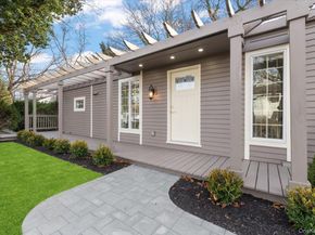 27 Valley Avenue, Locust Valley NY 11560