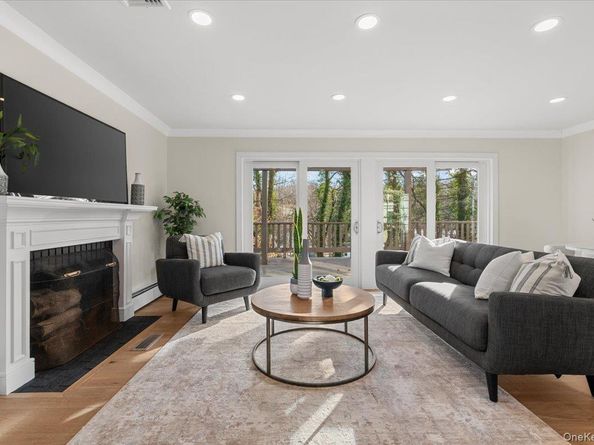 27 Valley Avenue, Locust Valley NY 11560