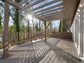 27 Valley Avenue, Locust Valley NY 11560