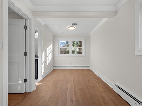 27 Valley Avenue, Locust Valley NY 11560