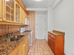 8 Fordham Hill Oval 16B, Bronx NY 10468