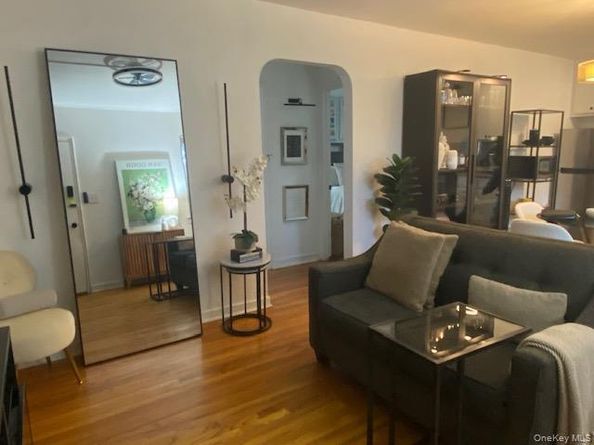 260-40 73rd. Avenue 1st floor, Glen Oaks NY 11004