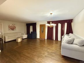 10 Fountain Avenue, Selden NY 11784