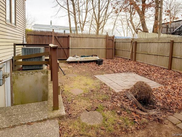 10 Fountain Avenue, Selden NY 11784