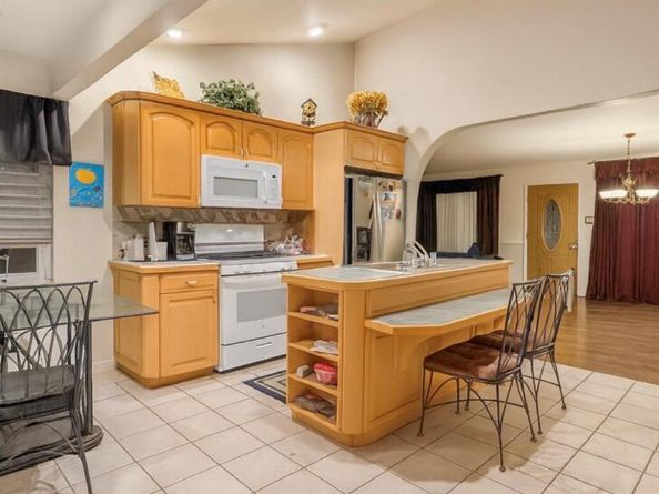 10 Fountain Avenue, Selden NY 11784