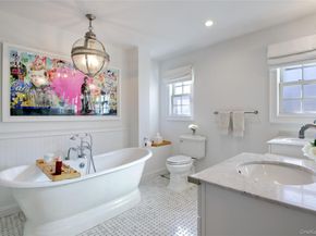 6 Flamingo Road, East Hills NY 11576