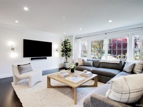 6 Flamingo Road, East Hills NY 11576