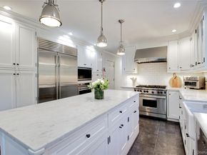 6 Flamingo Road, East Hills NY 11576