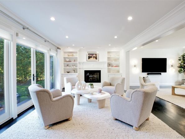 6 Flamingo Road, East Hills NY 11576