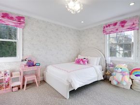 6 Flamingo Road, East Hills NY 11576